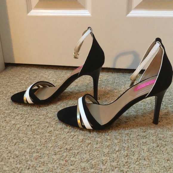 NEW Isaac Mizrahi Ankle Strap Heels